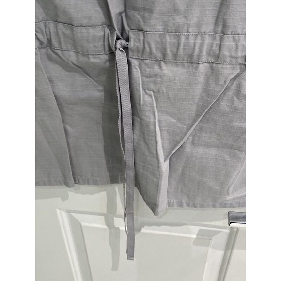 Barco Uniforms Work Force Gray V Neck Scrub Top 2 Front Pockets Size Small. - Picture 4 of 12